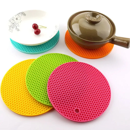 Premium Quality Multi-color Silicone Mat Drink Cup Coaster / 1 Pc