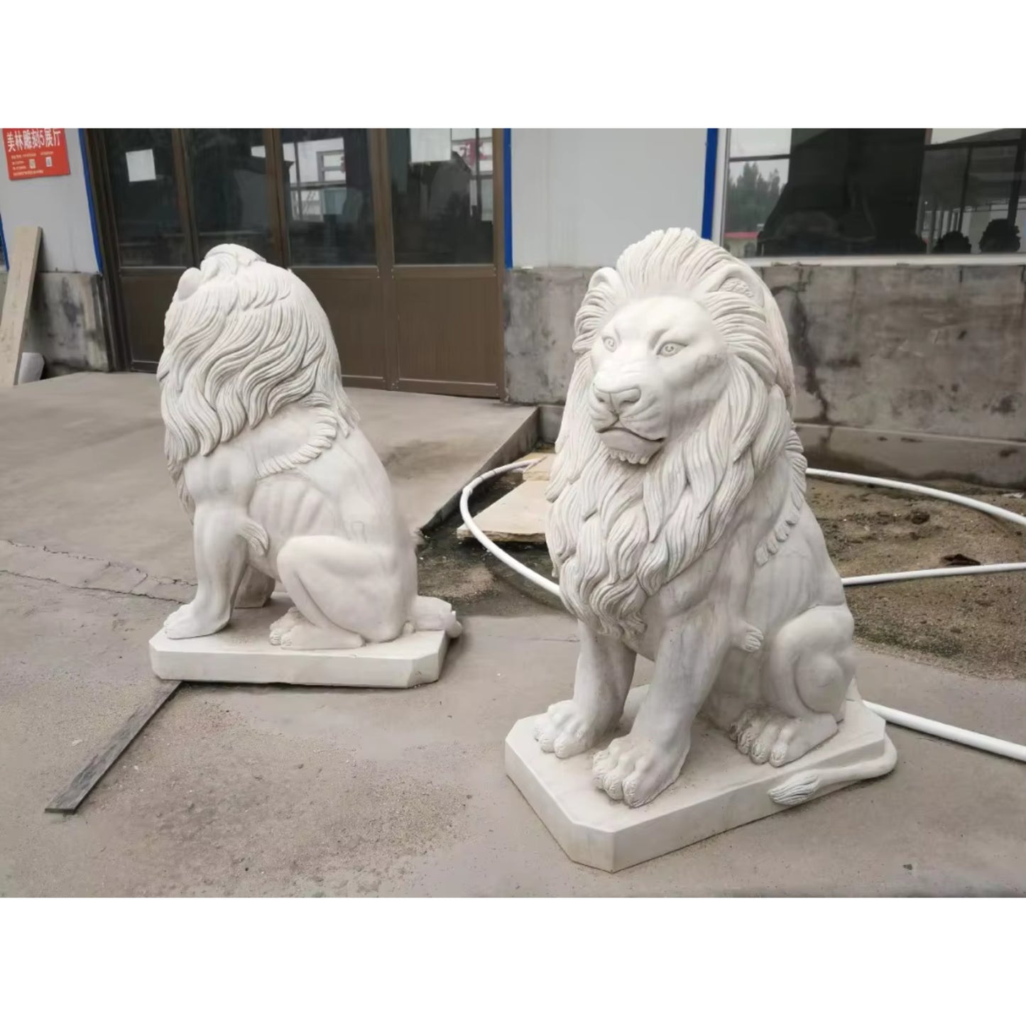 Top Quality Garden Decoration Marble Lion Statue Hand Carving Grey  Home Decor